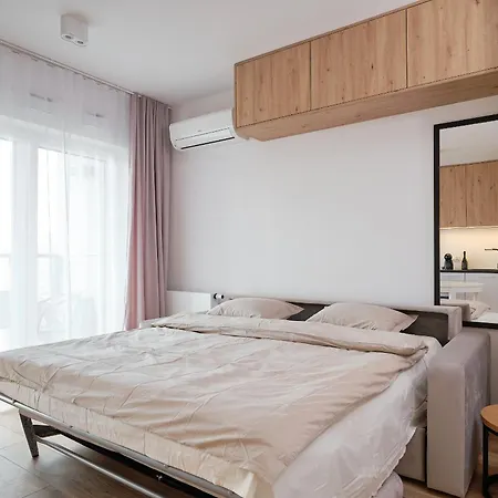 Nad Rzeką 73, Rynek 500 M *